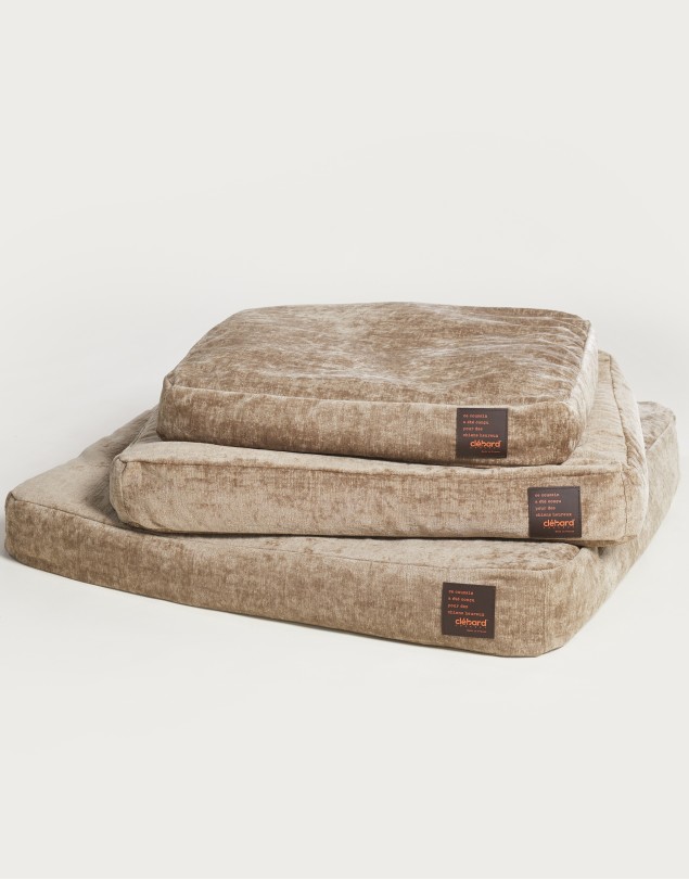 Replacement outer cover for dog cushion